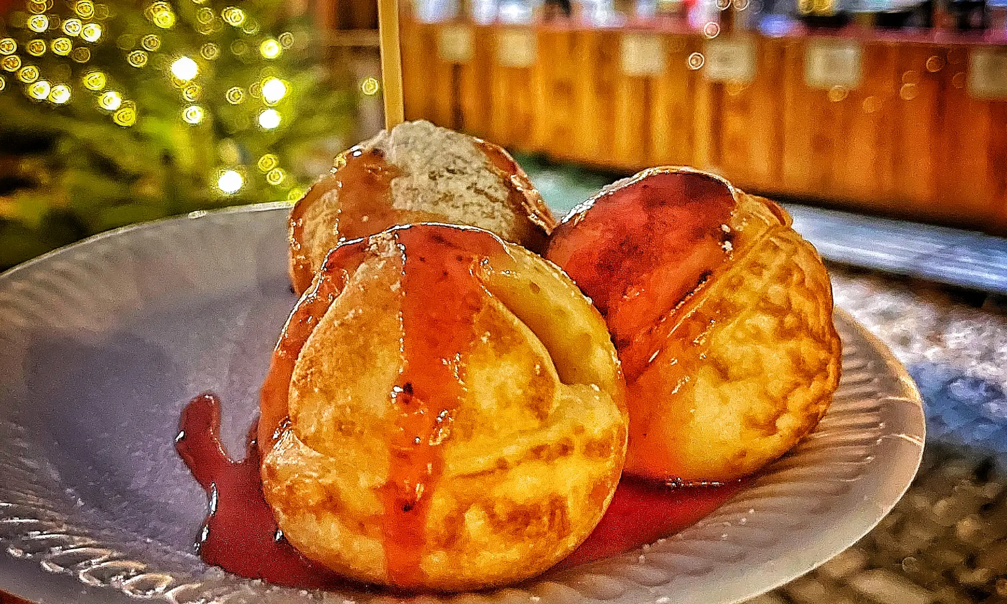 Lune hjemmelavede æbleskiver til gæster fra Frederikshavn