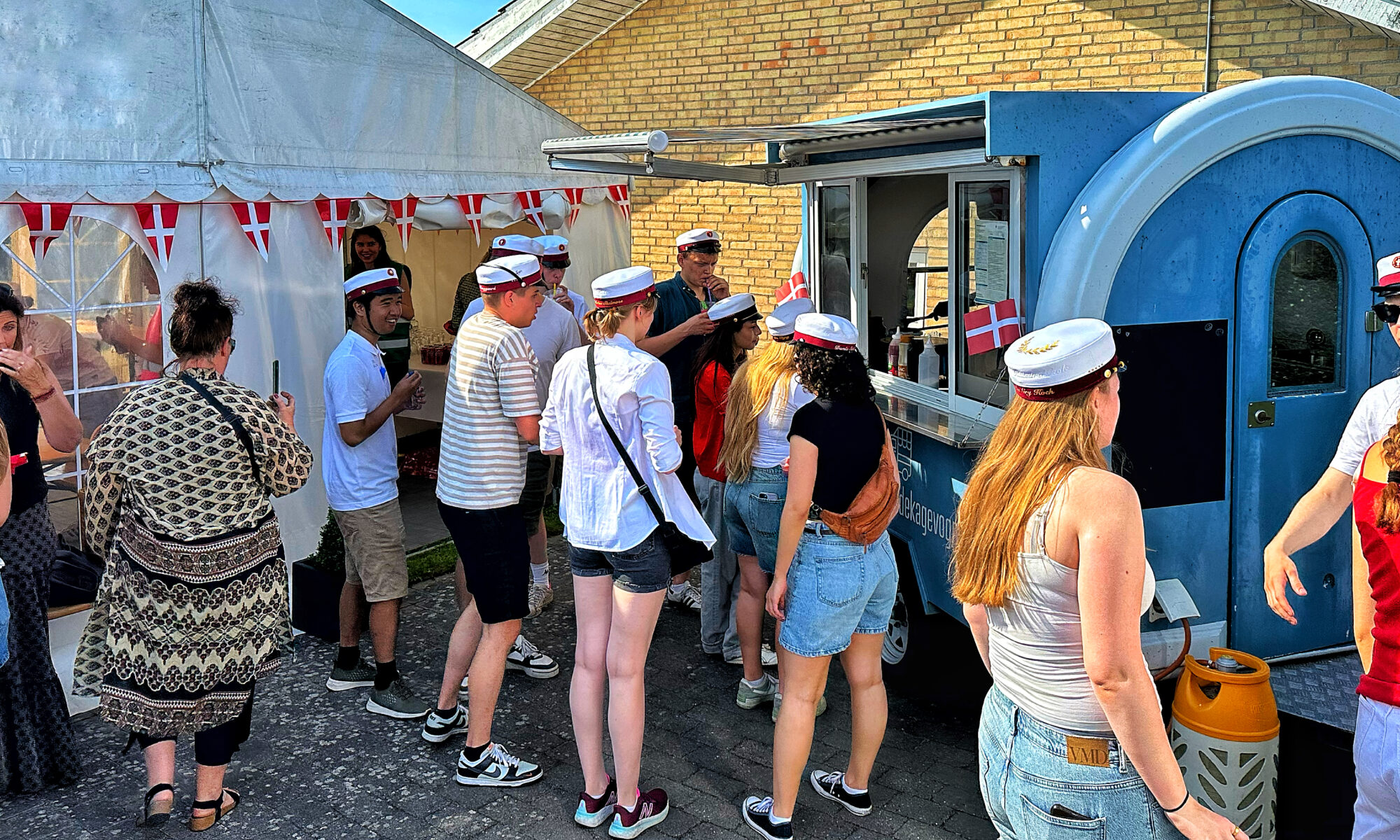 Studenterfest i Kirke Hyllinge med pandekager