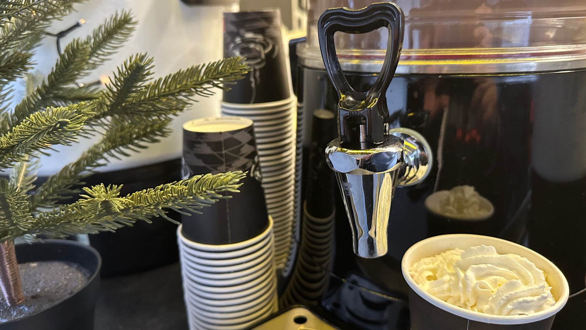 Lækker varm chokolade med flødeskum i Vejle