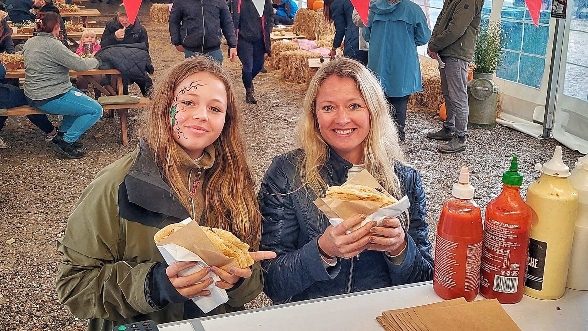 Åbenthus med varme pandekager i Frederikssund
